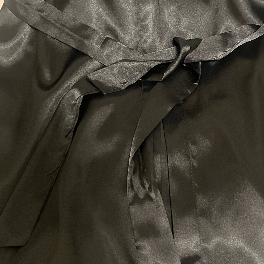 Elegant Black Satin Robe Women’s Small - Picture 4 of 6